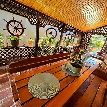 Casa Viselor De Vara Două Mai
